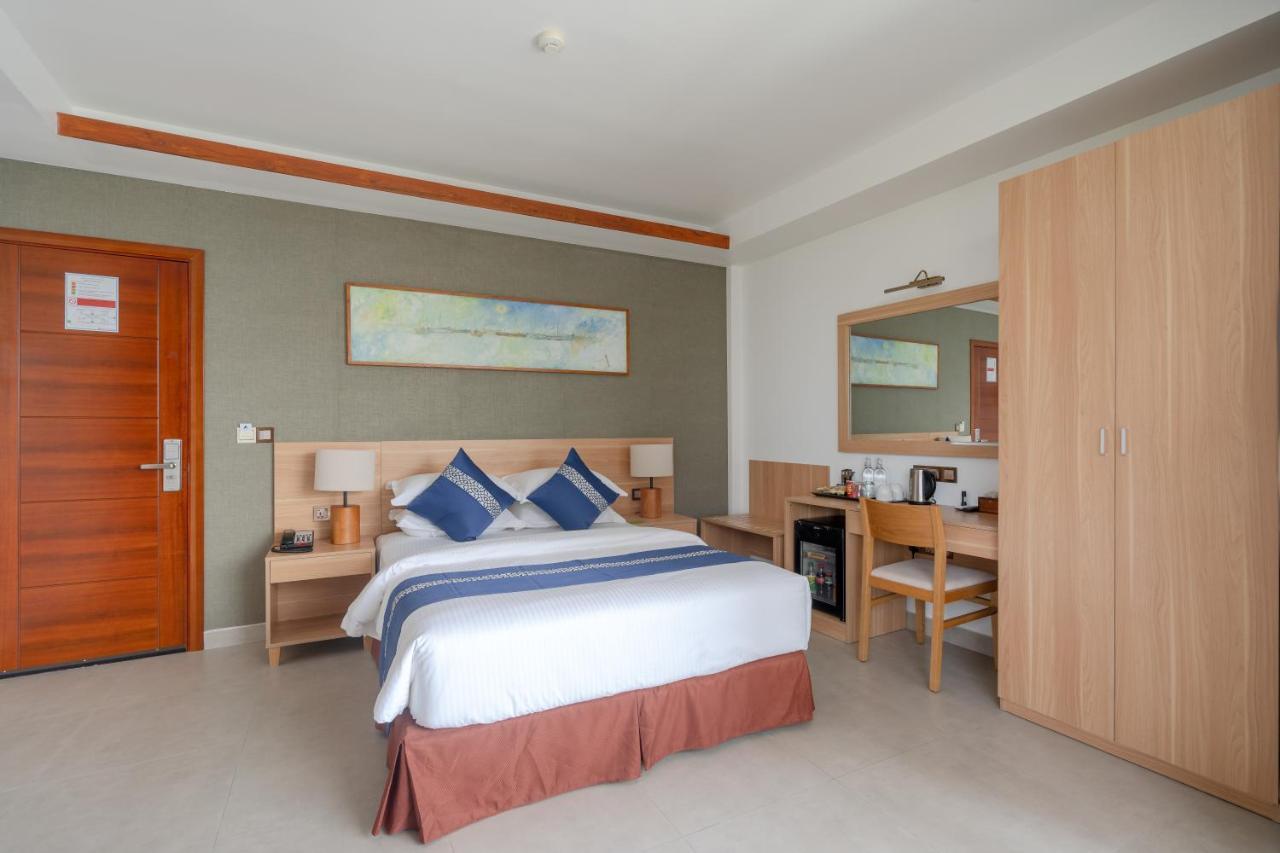 Ayala Oceanview Maldives Hotel Gulhi Eksteriør billede