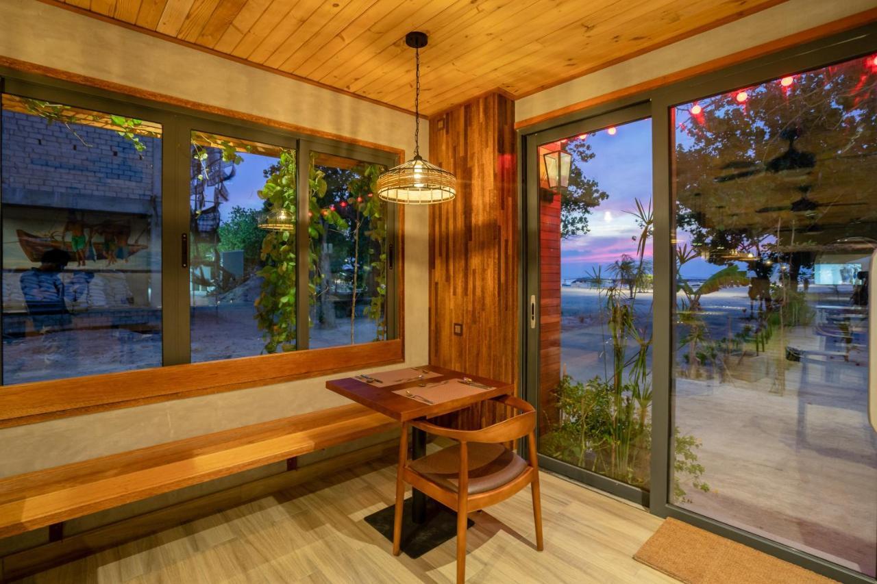 Ayala Oceanview Maldives Hotel Gulhi Eksteriør billede