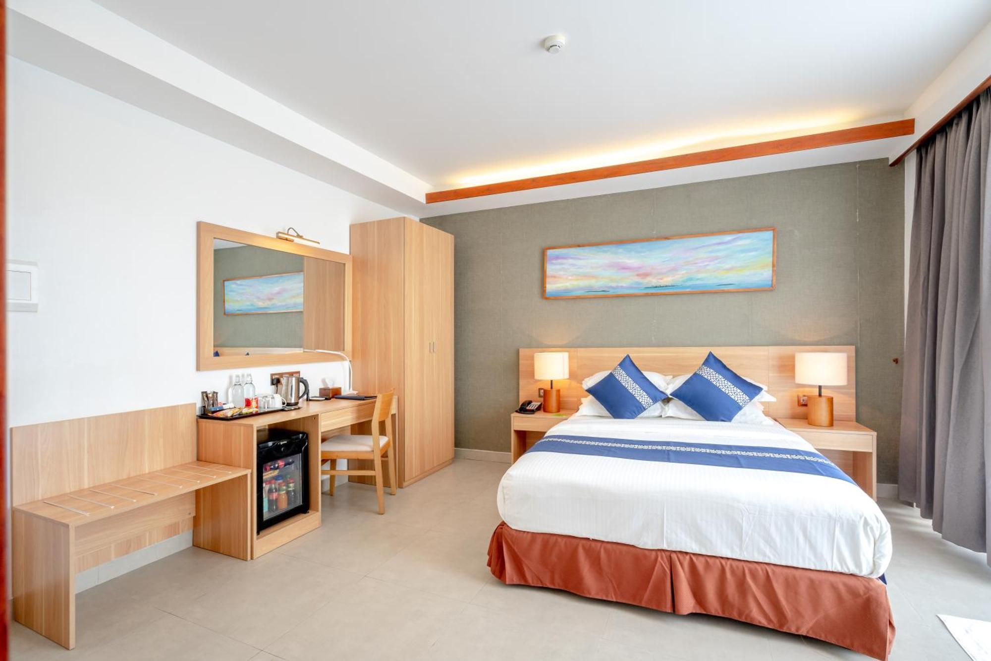 Ayala Oceanview Maldives Hotel Gulhi Eksteriør billede