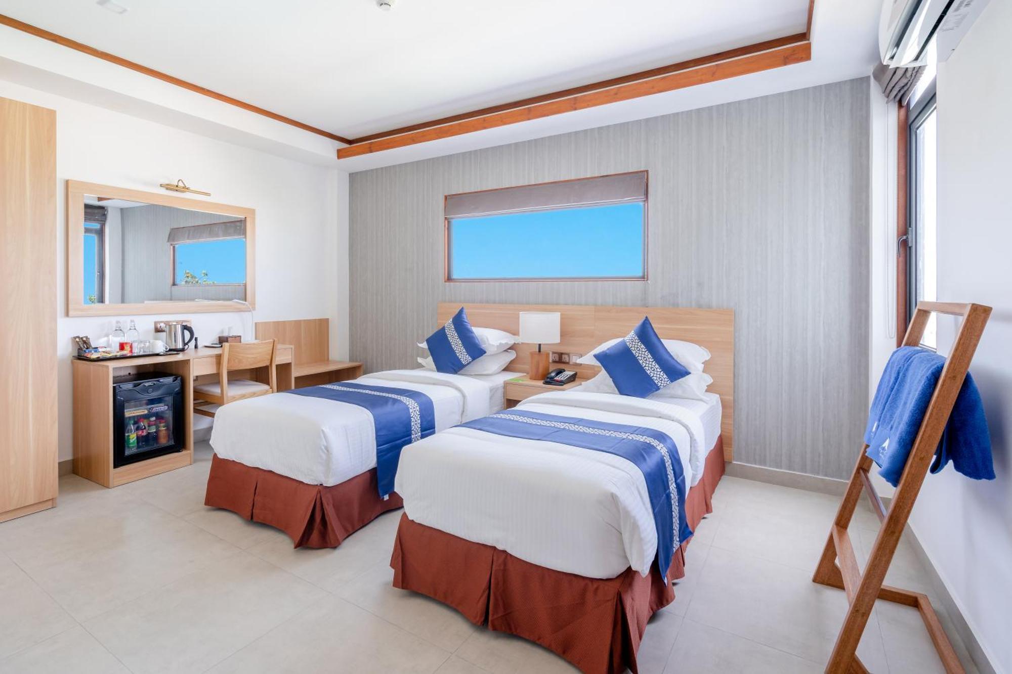 Ayala Oceanview Maldives Hotel Gulhi Eksteriør billede