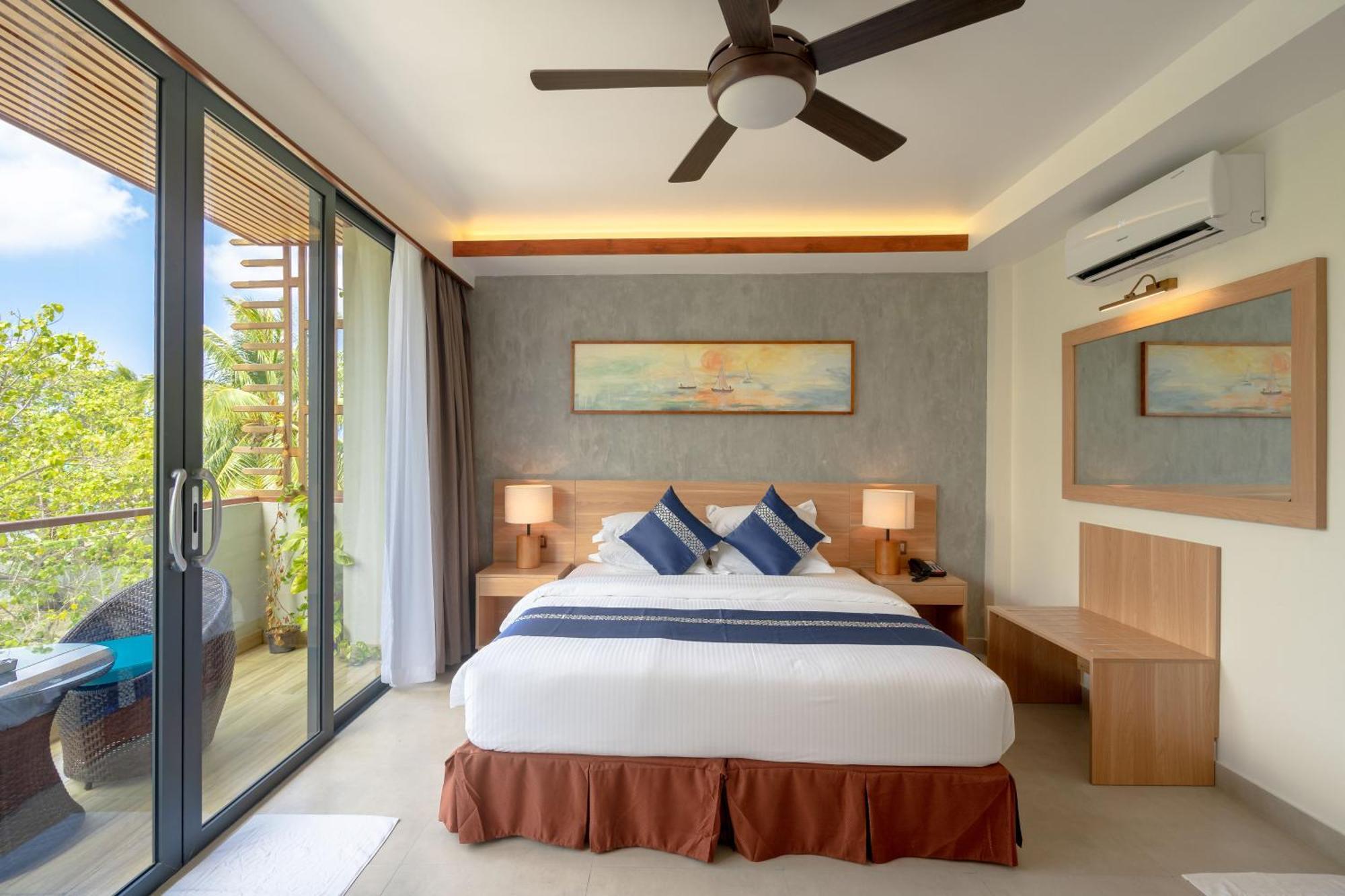 Ayala Oceanview Maldives Hotel Gulhi Eksteriør billede