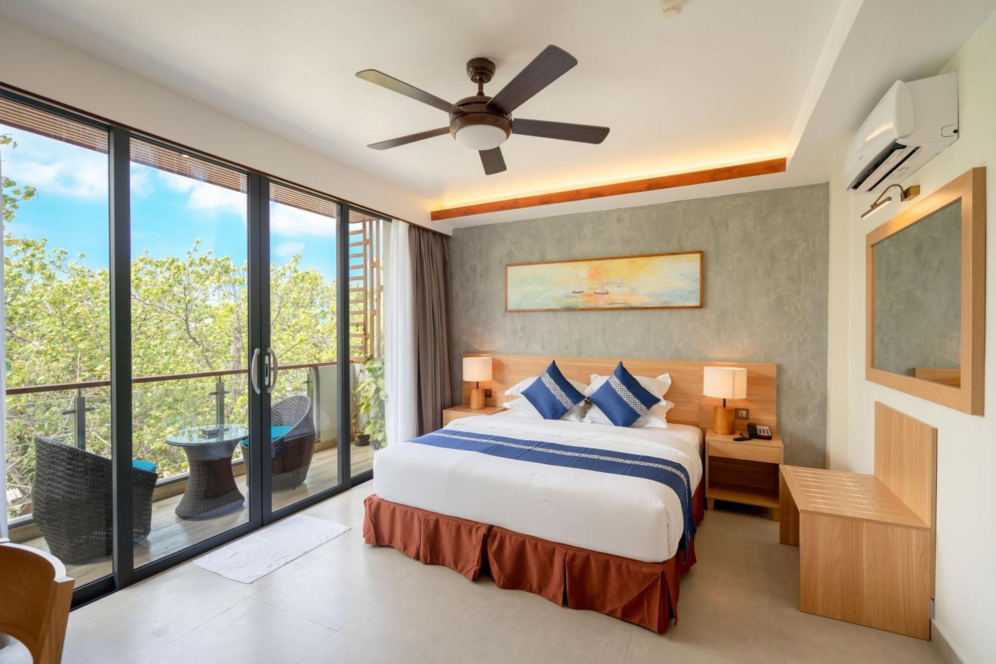 Ayala Oceanview Maldives Hotel Gulhi Eksteriør billede