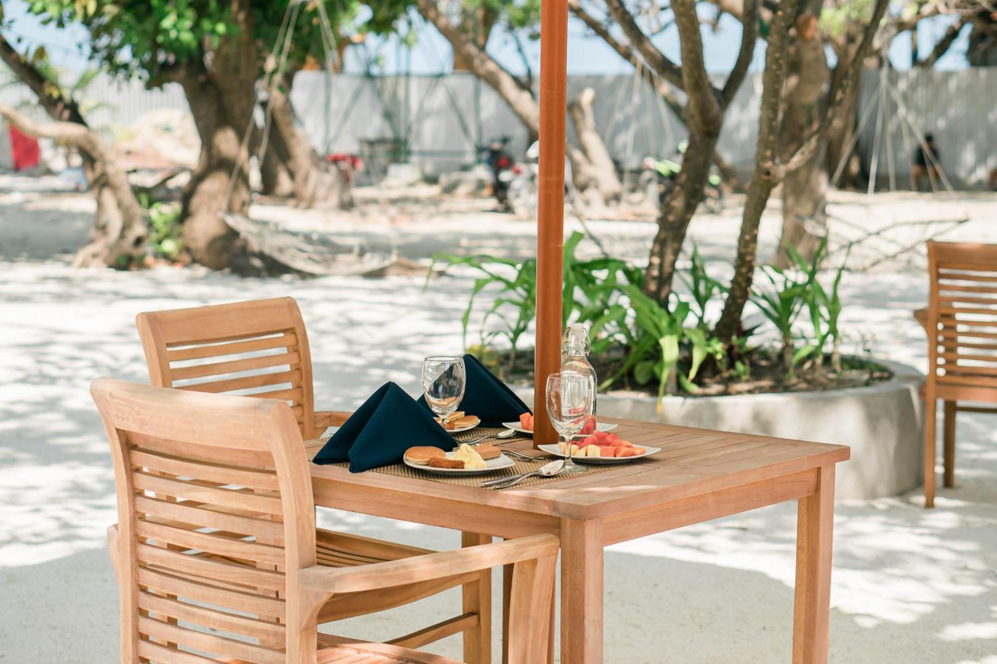 Ayala Oceanview Maldives Hotel Gulhi Eksteriør billede